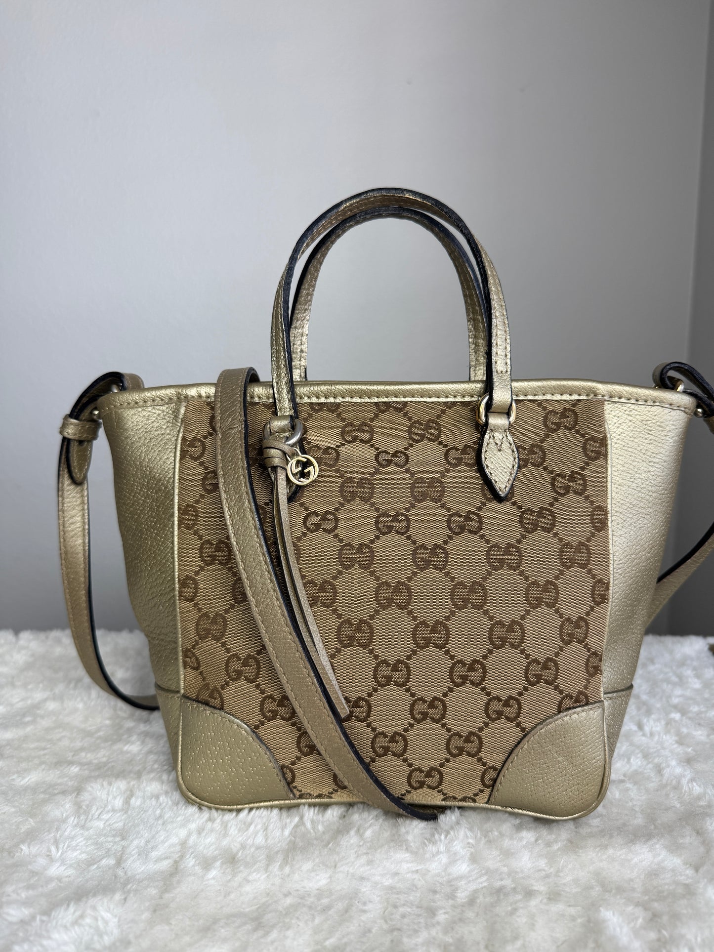 GUCCI Bree Small Handbag GG Canvas metallic Gold
