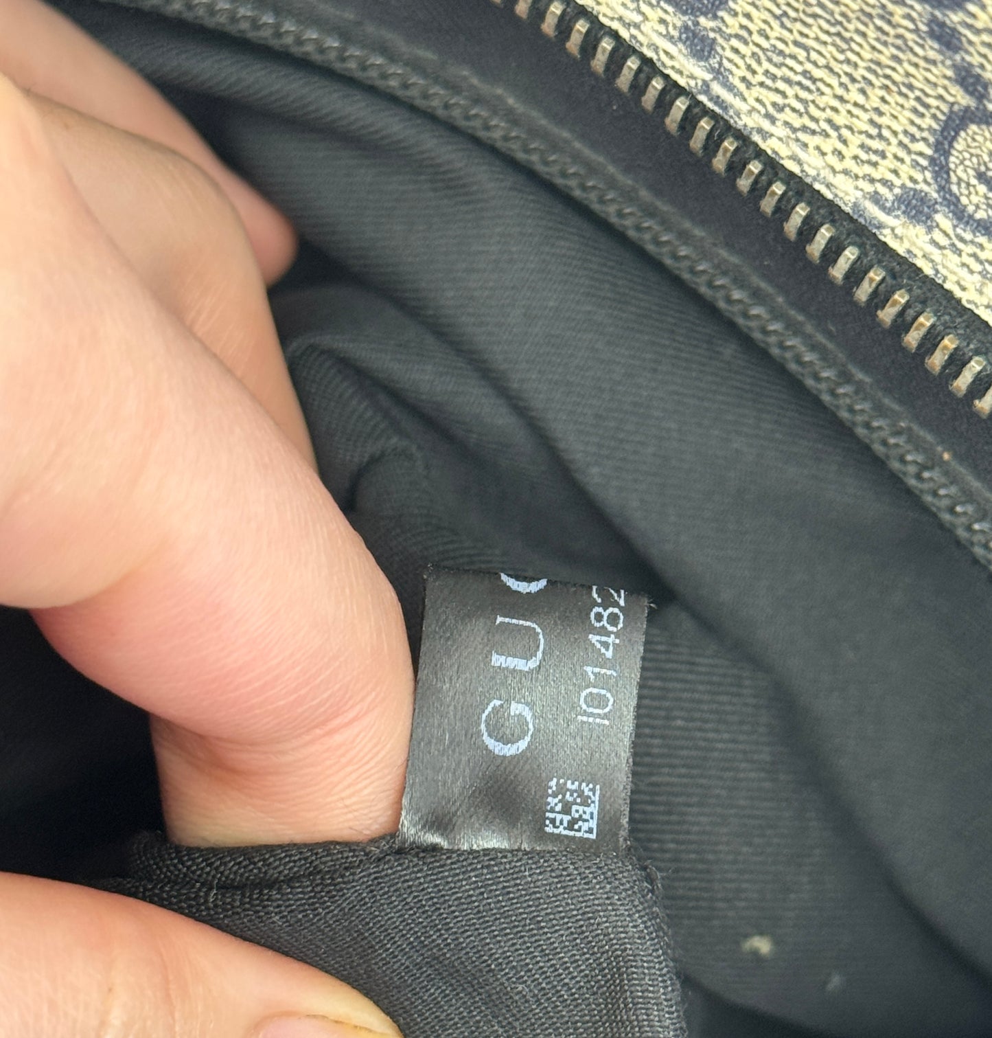 GUCCI Flat Messenger GG Supreme GG Coated Canvas Navy