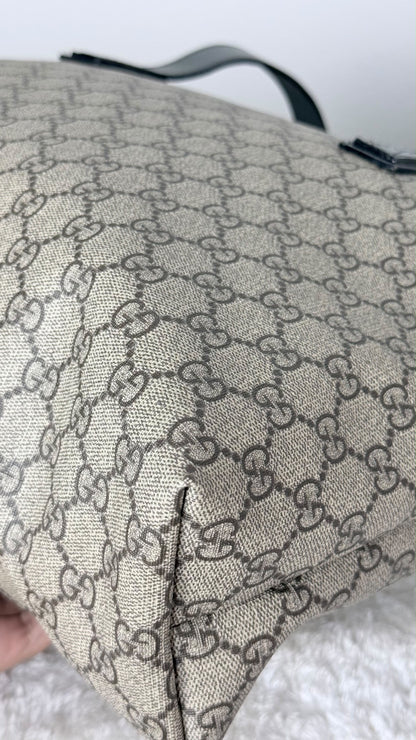 GUCCI Tote medium GG Supreme Coated canvas Dark Grey