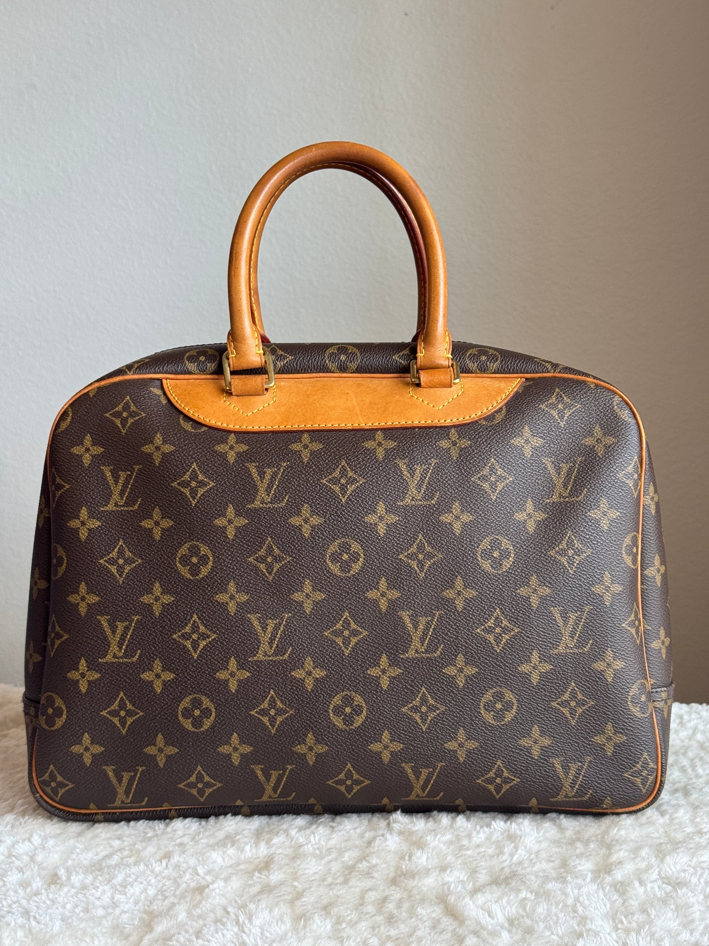Louis Vuitton Deauville handbag monogram