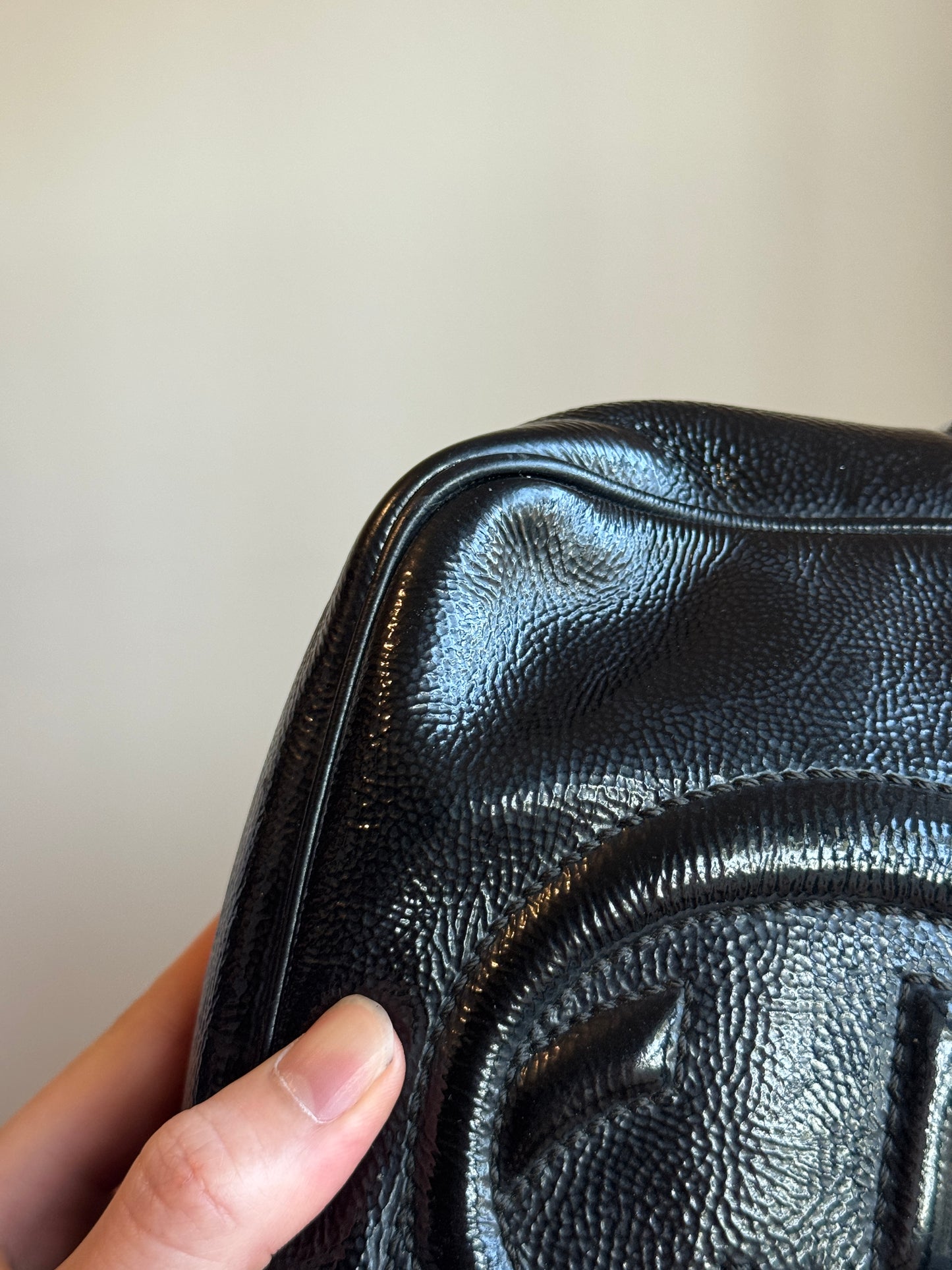 GUCCI Soho Disco Crossbody bag patent leather small black