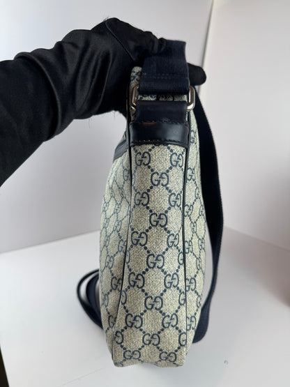 GUCCI Front Zip Messenger GG Supreme Coated Canvas