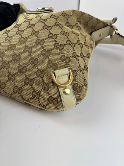 GUCCI Abbey Messenger GG Canvas