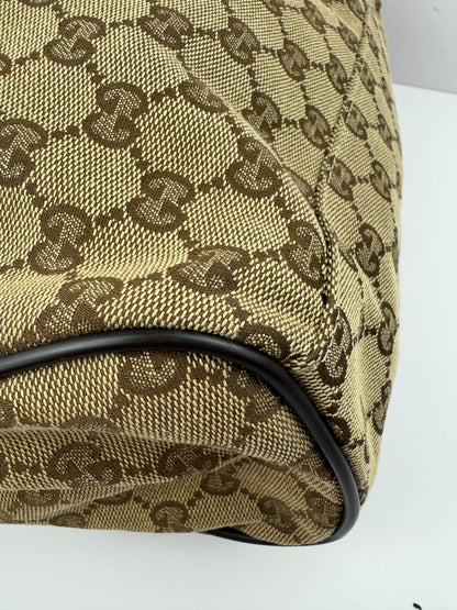 Gucci sukey GG Canvas Medium