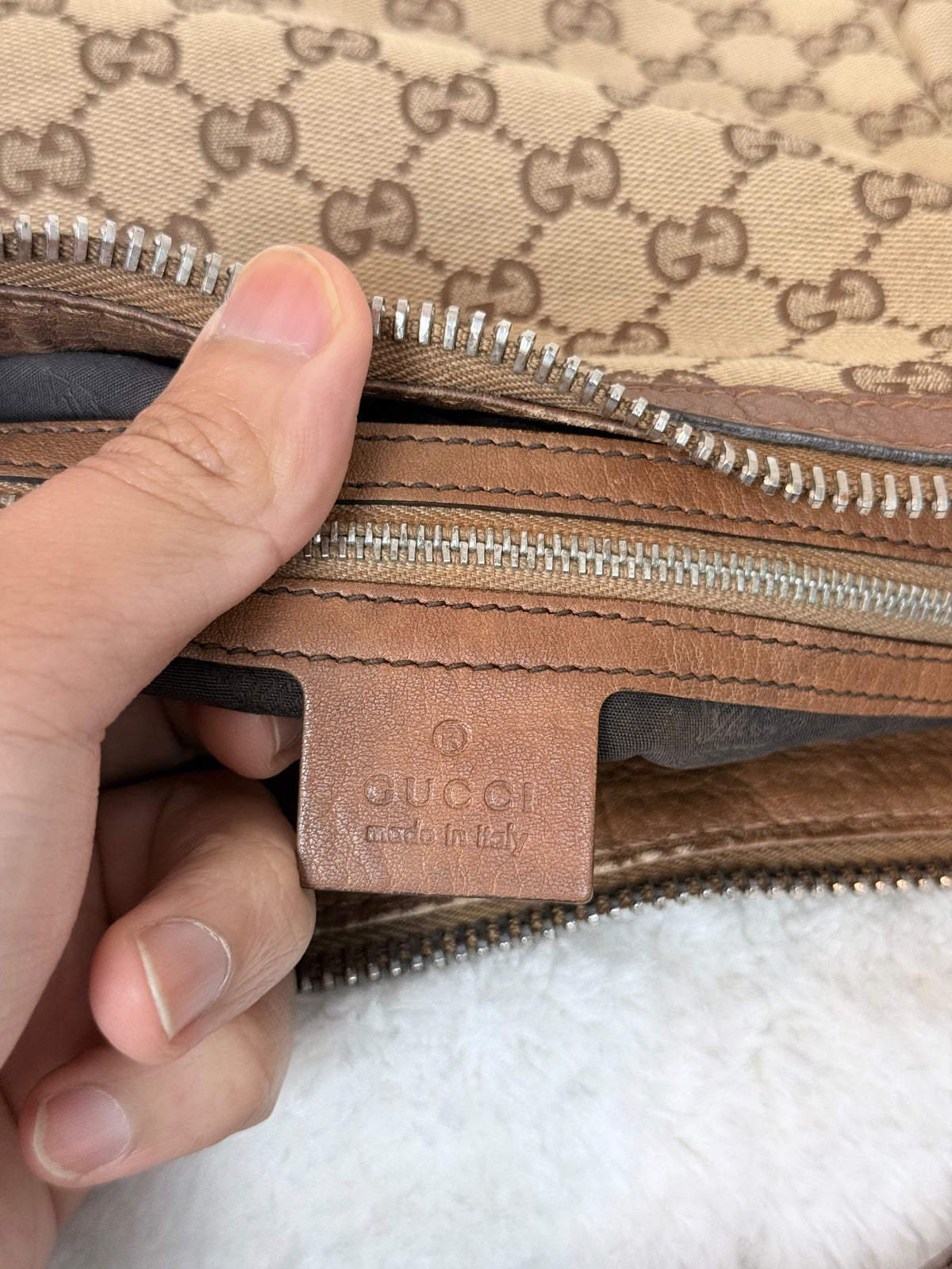 Gucci Hobo GG Canvas shoulder brown