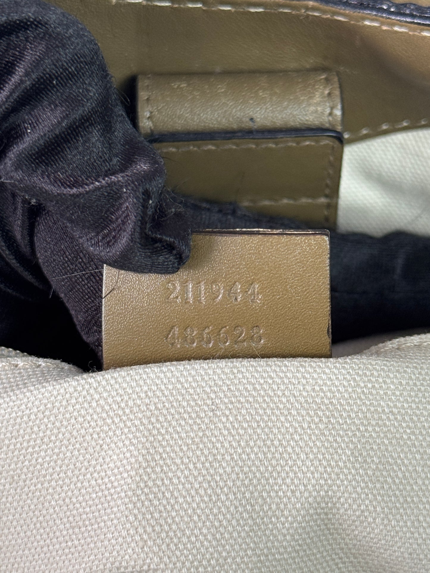 GUCCI Sukey Hobo GG Canvas Kaki