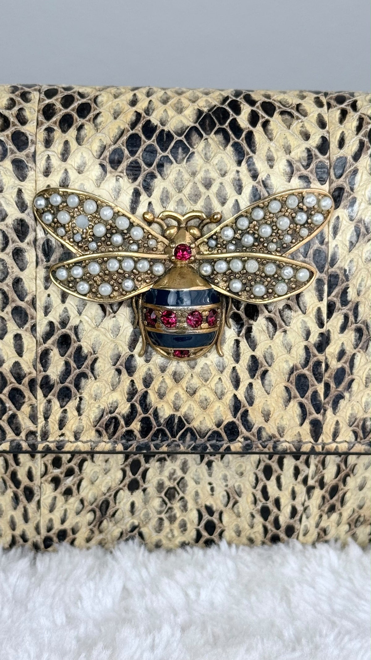 GUCCI Bee Queen Margaret Snakeskin chain wallet Crossbody