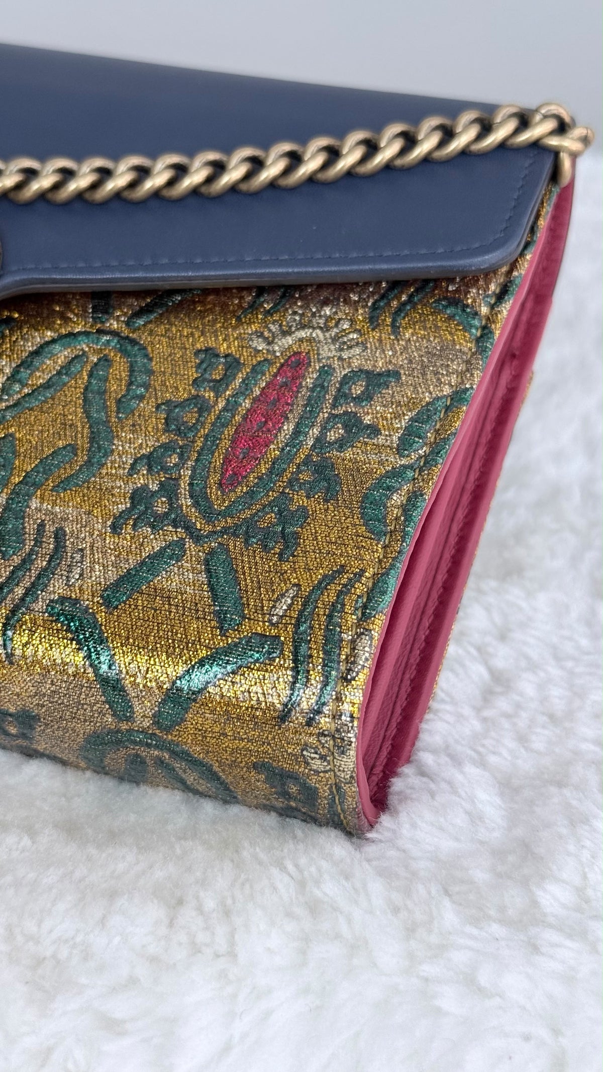 GUCCI Brocade Dionysus Wallet on chain