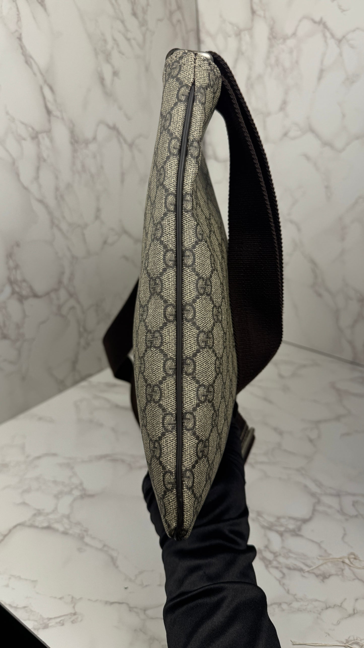 Gucci Flat Messenger Monogram Brown