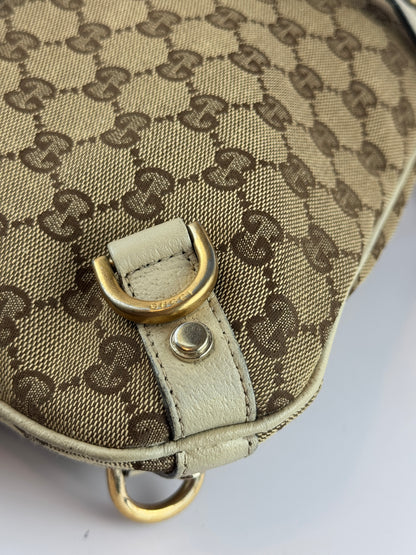 GUCCI Abbey Messenger GG Canvas