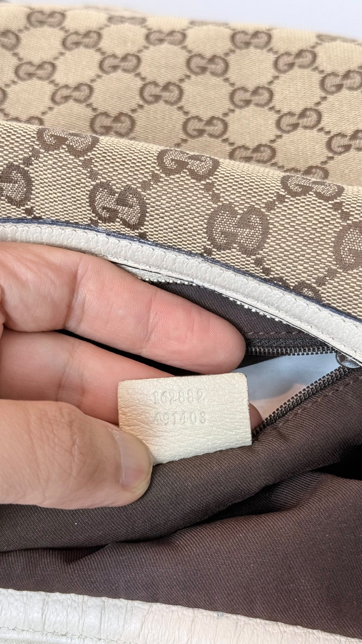 GUCCI Web bow Hobo GG Canvas white