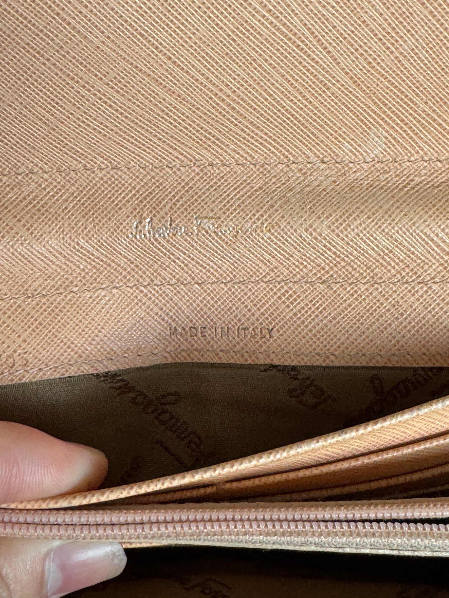 Ferragamo Gamcini long saffiano