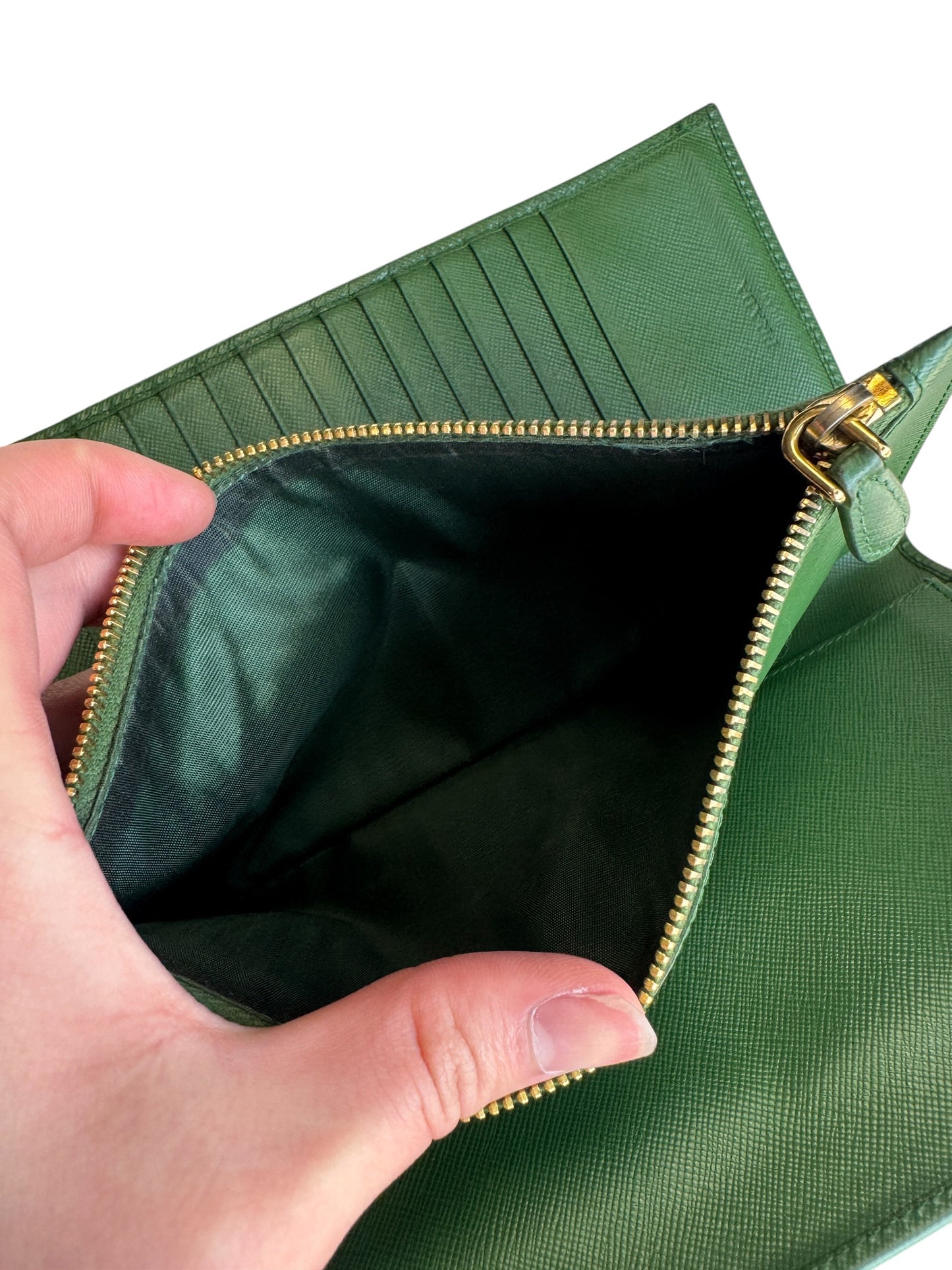 WA3👛 Prada Saffiano Leather Green (COA included) Retail $1250
