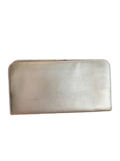 WA1👛 Prada Saffiano metal leather wallet in gold with a zip-around closure (COA Included) Retail $1070✅