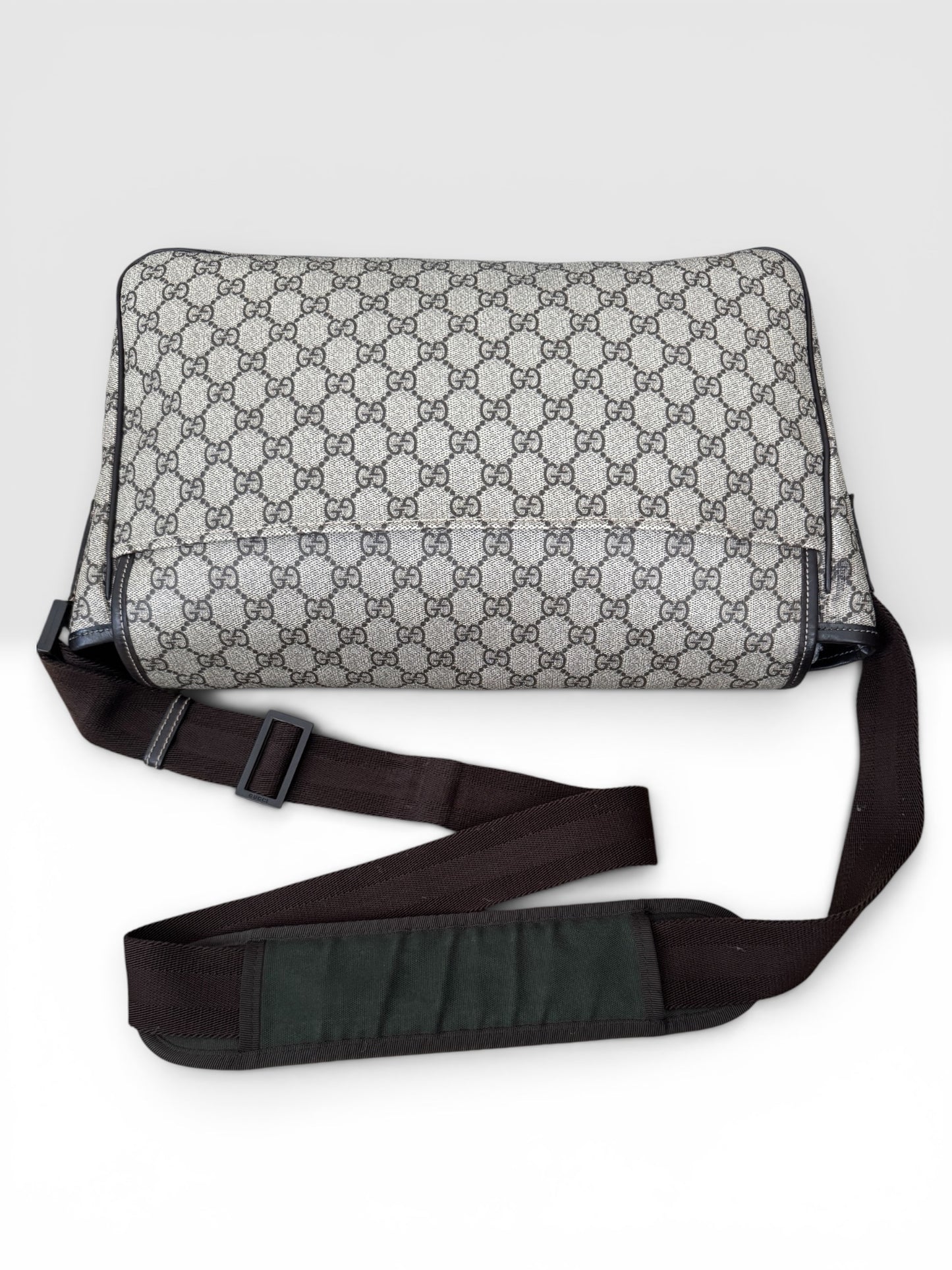 Gucci Interlocking G Buckle Messenger Bag GG Coated Canvas Medium👜