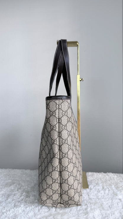 GUCCI Tote Medium GG Supreme Coated canvas brown