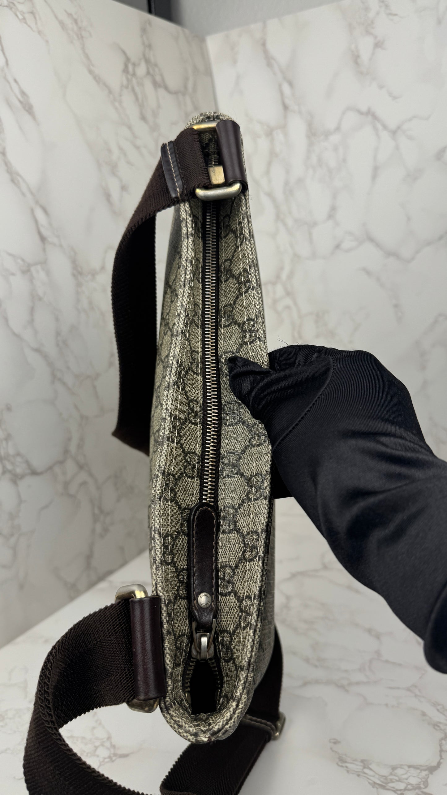 Gucci Flat Messenger Monogram Brown