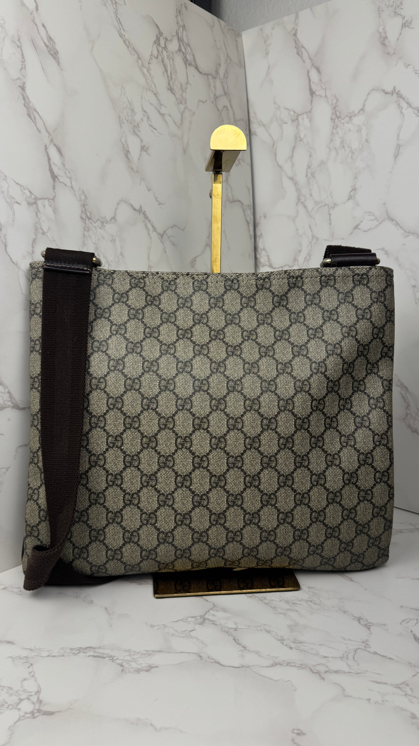 Gucci Flat Messenger Monogram Brown