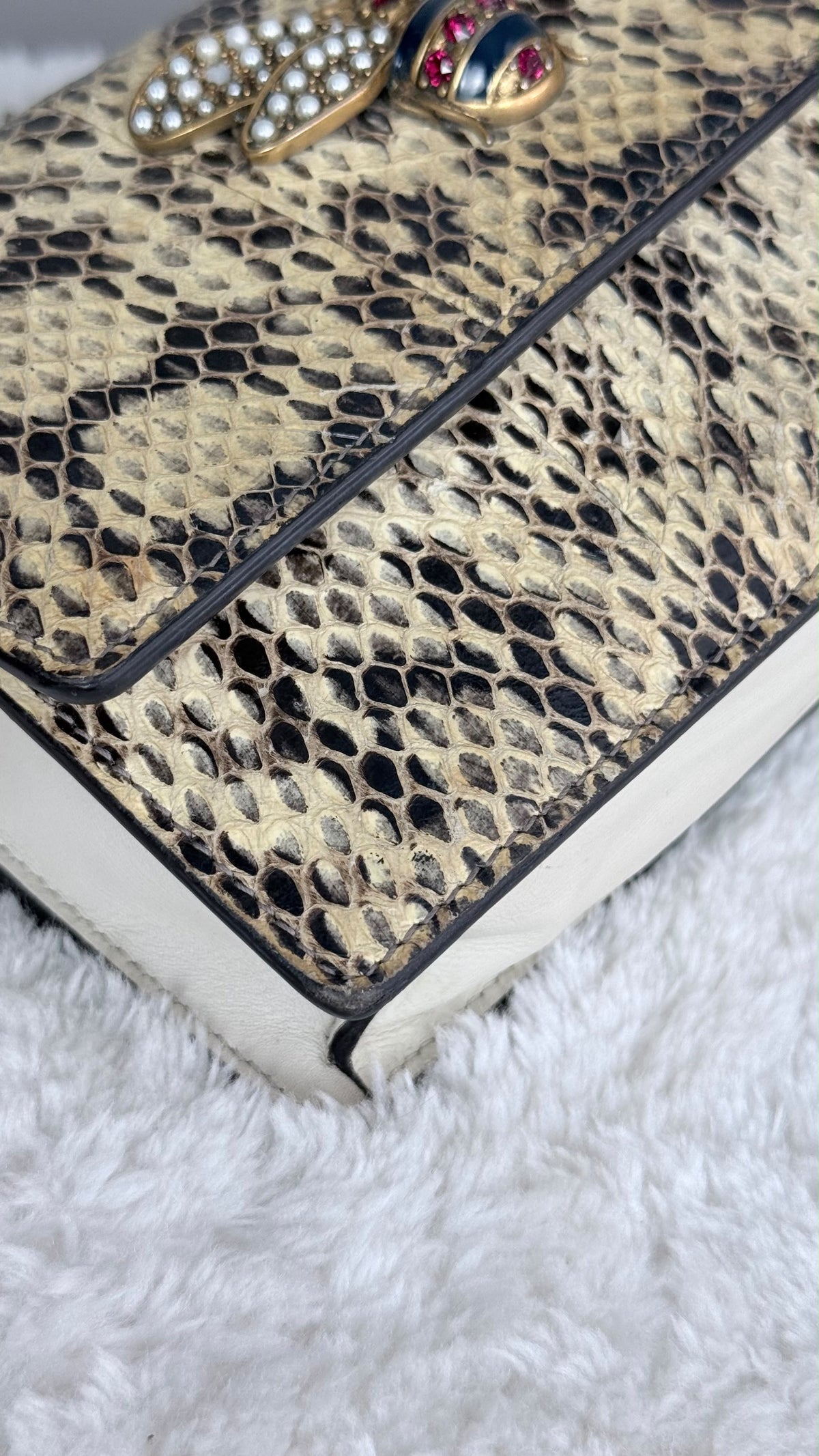 GUCCI Bee Queen Margaret Snakeskin chain wallet Crossbody