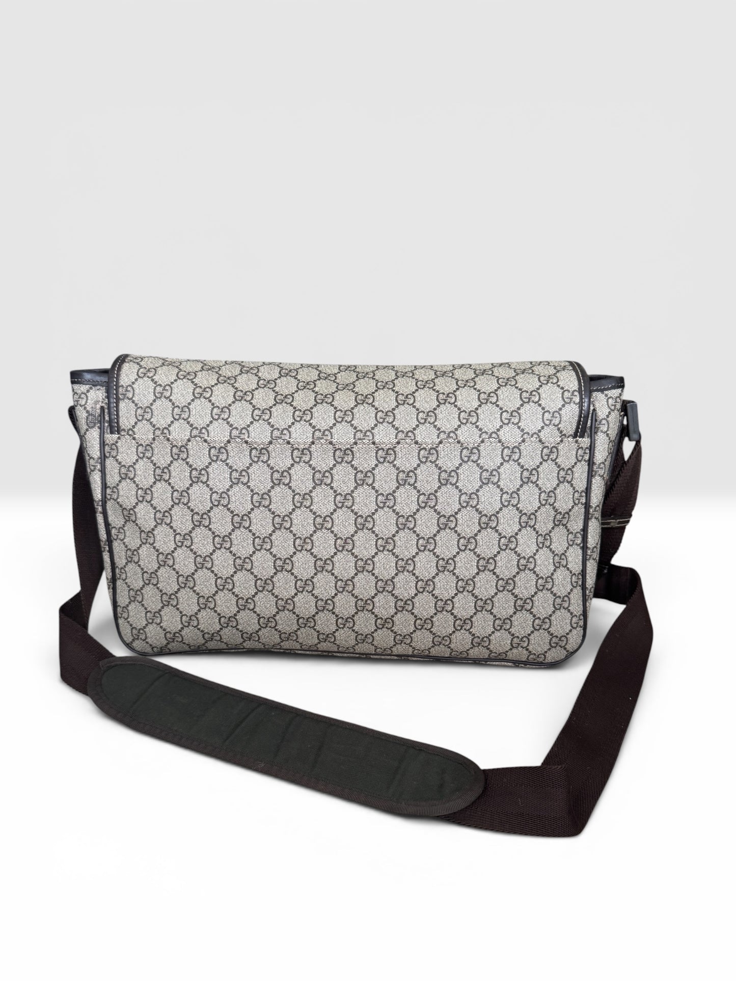 Gucci Interlocking G Buckle Messenger Bag GG Coated Canvas Medium👜