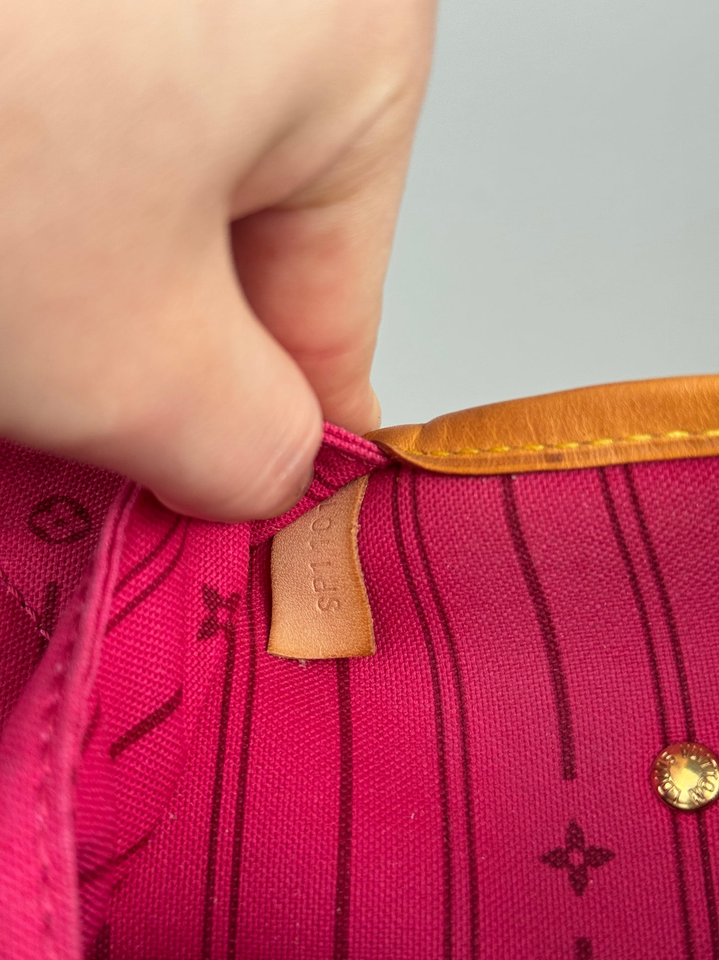 LOUIS VUITTON Neverfull Limited Monogram MM 2011