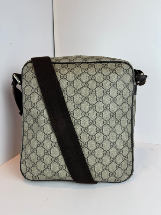 GUCCI Front Zip Messenger GG Supreme Coated Canvas Brown