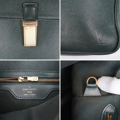 Louis Vuitton Yaranga messenger bag in taiga leather