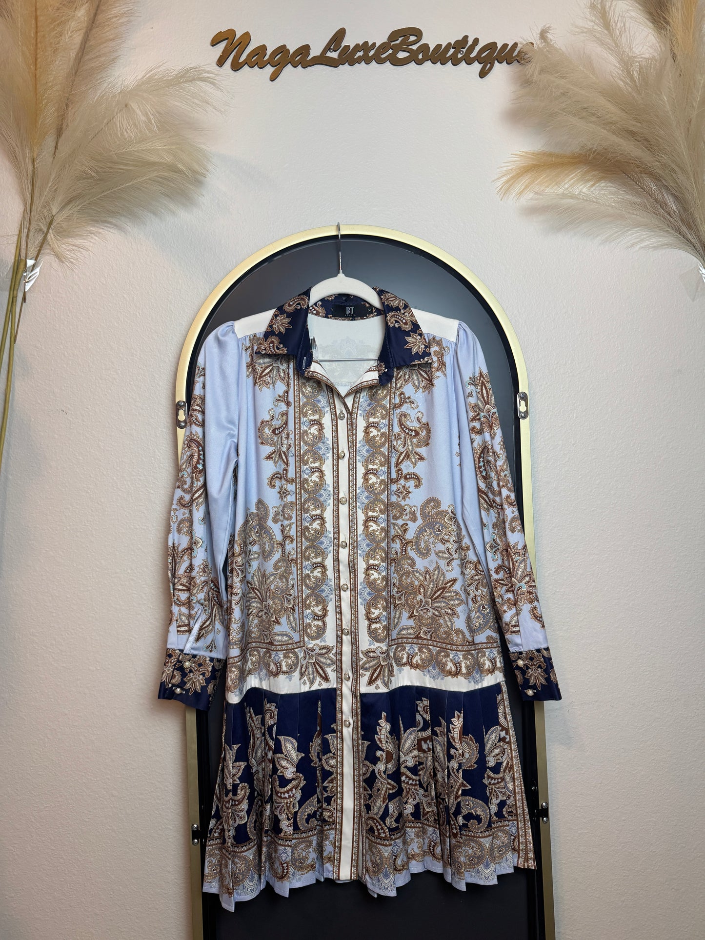D15👗Royal Baroque Shirt Dress – Pre-Owned (All Sales Final) 💙✨