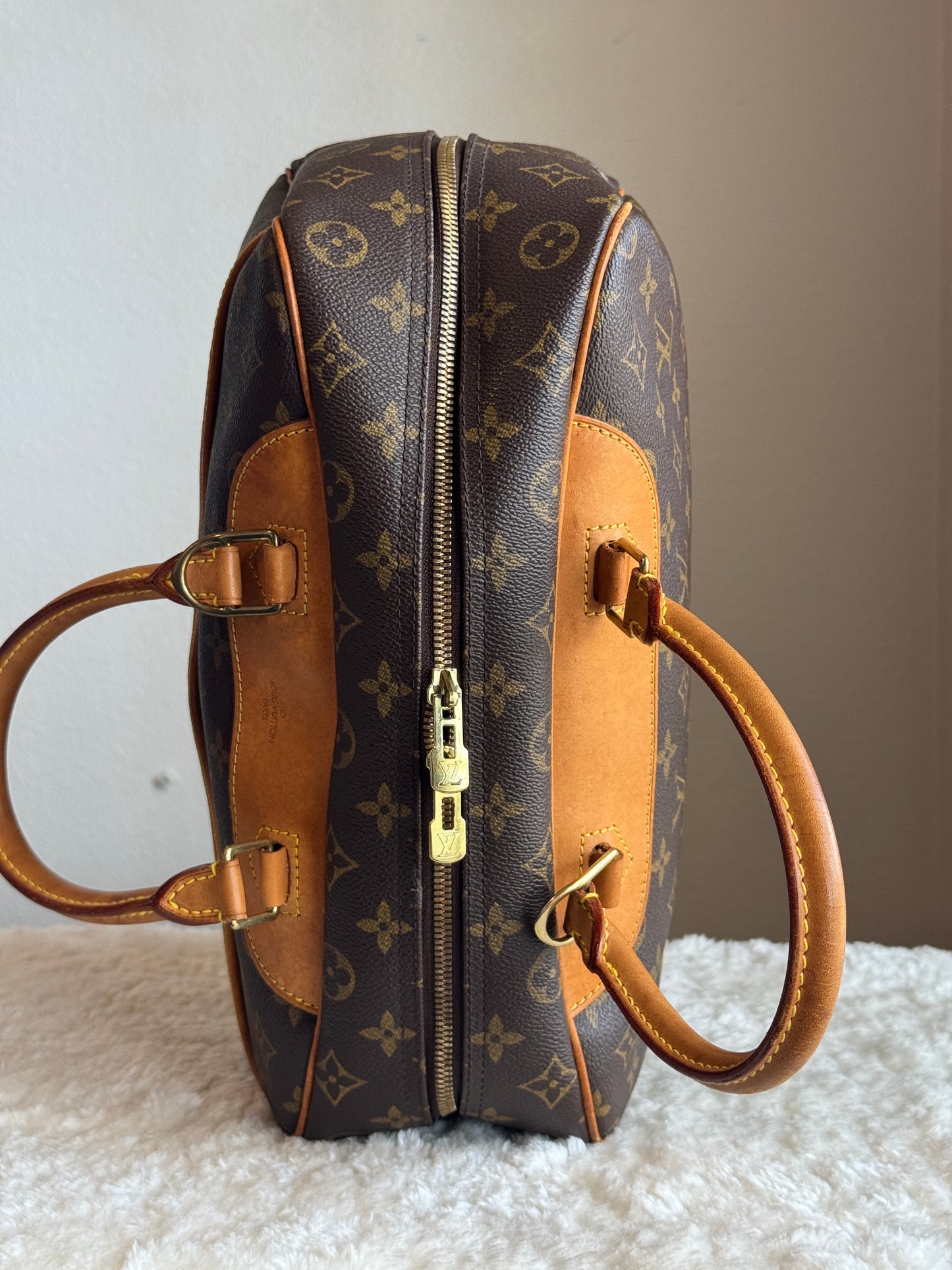 Louis Vuitton Deauville handbag monogram