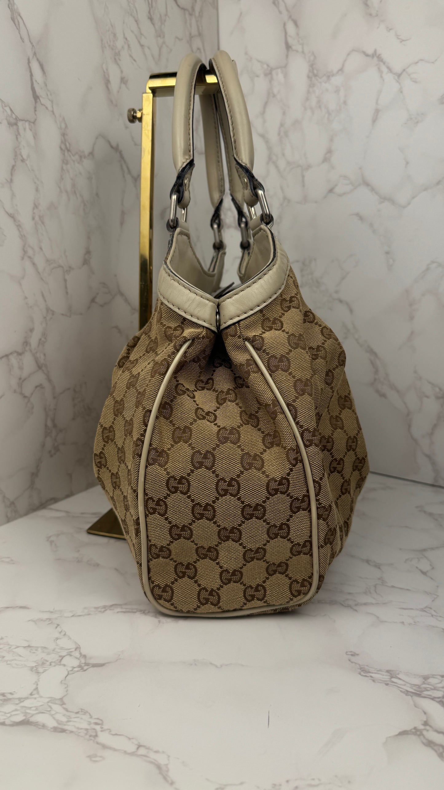 Gucci Sukey Hobo Monogram Beige