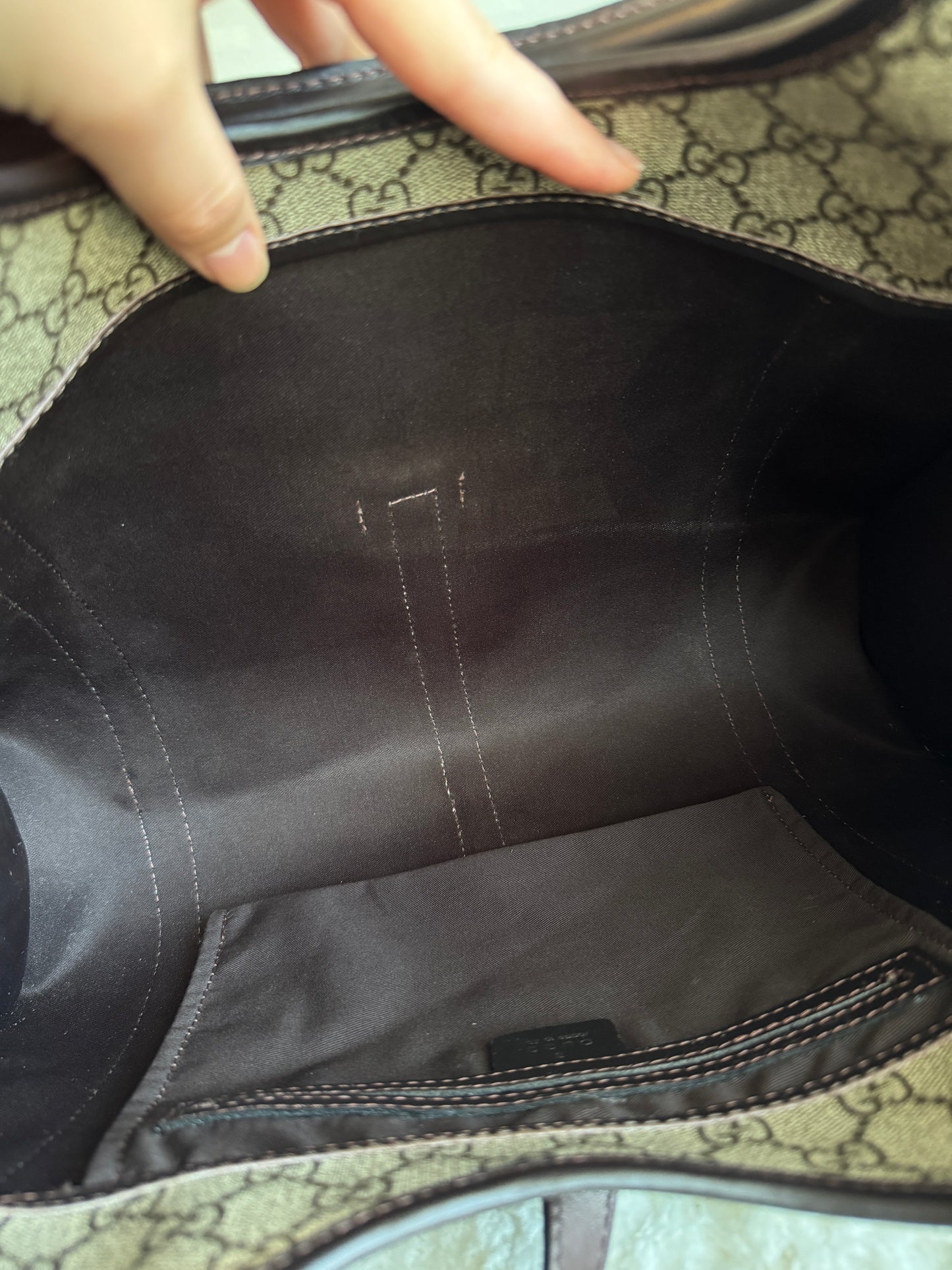 GUCCI GG Supreme Bardot Medium Coated Canvas