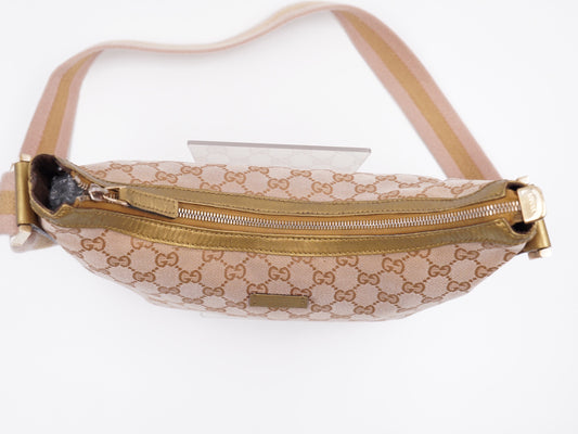 GUCCI Half-moon GG Canvas Crossbody Bag (Vintage)