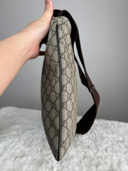 GUCCI Flat GG Supreme Messenger  Coated Canvas Dark Brown