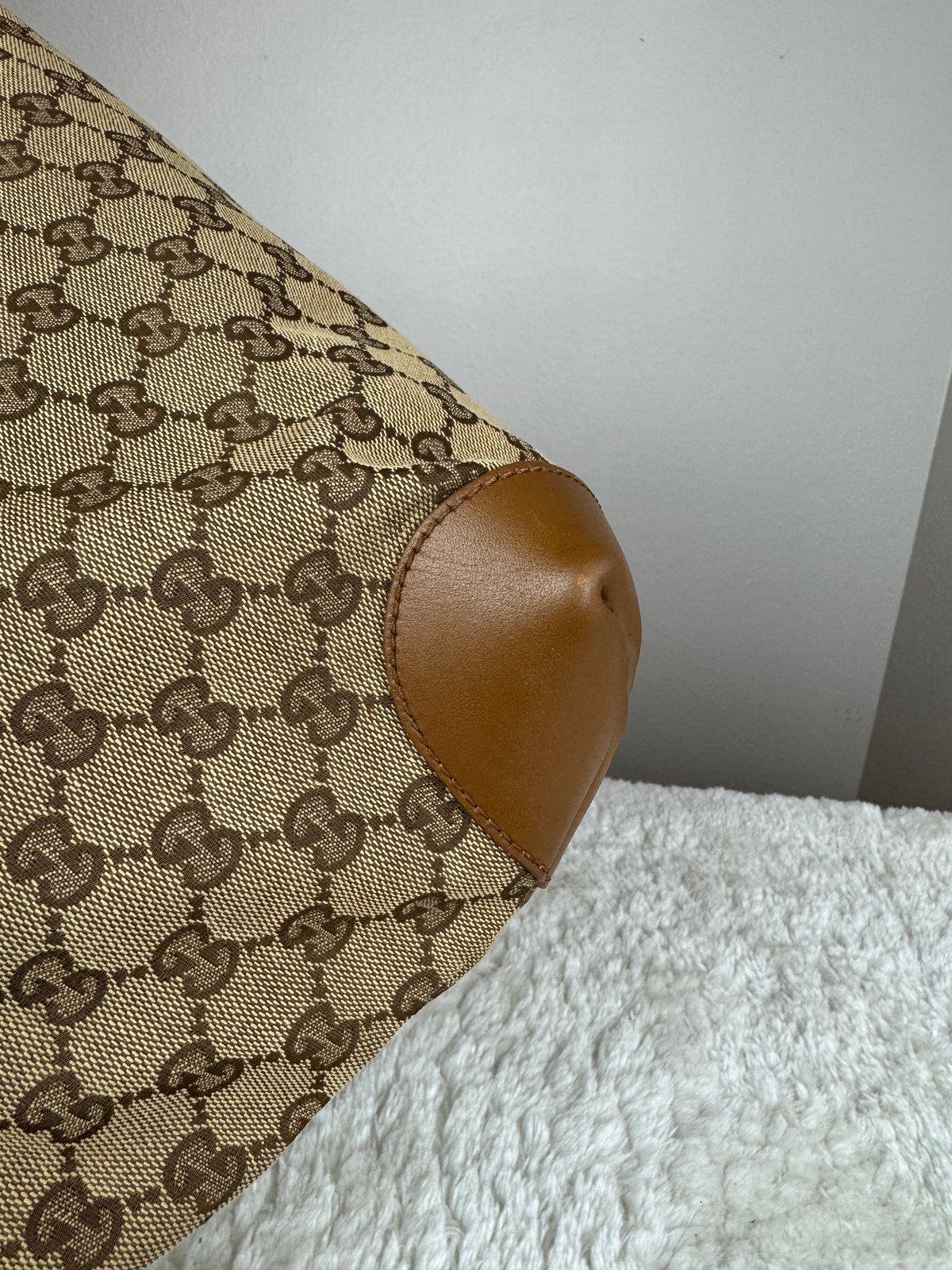 GUCCI Web Flat Messenger GG Canvas Brown