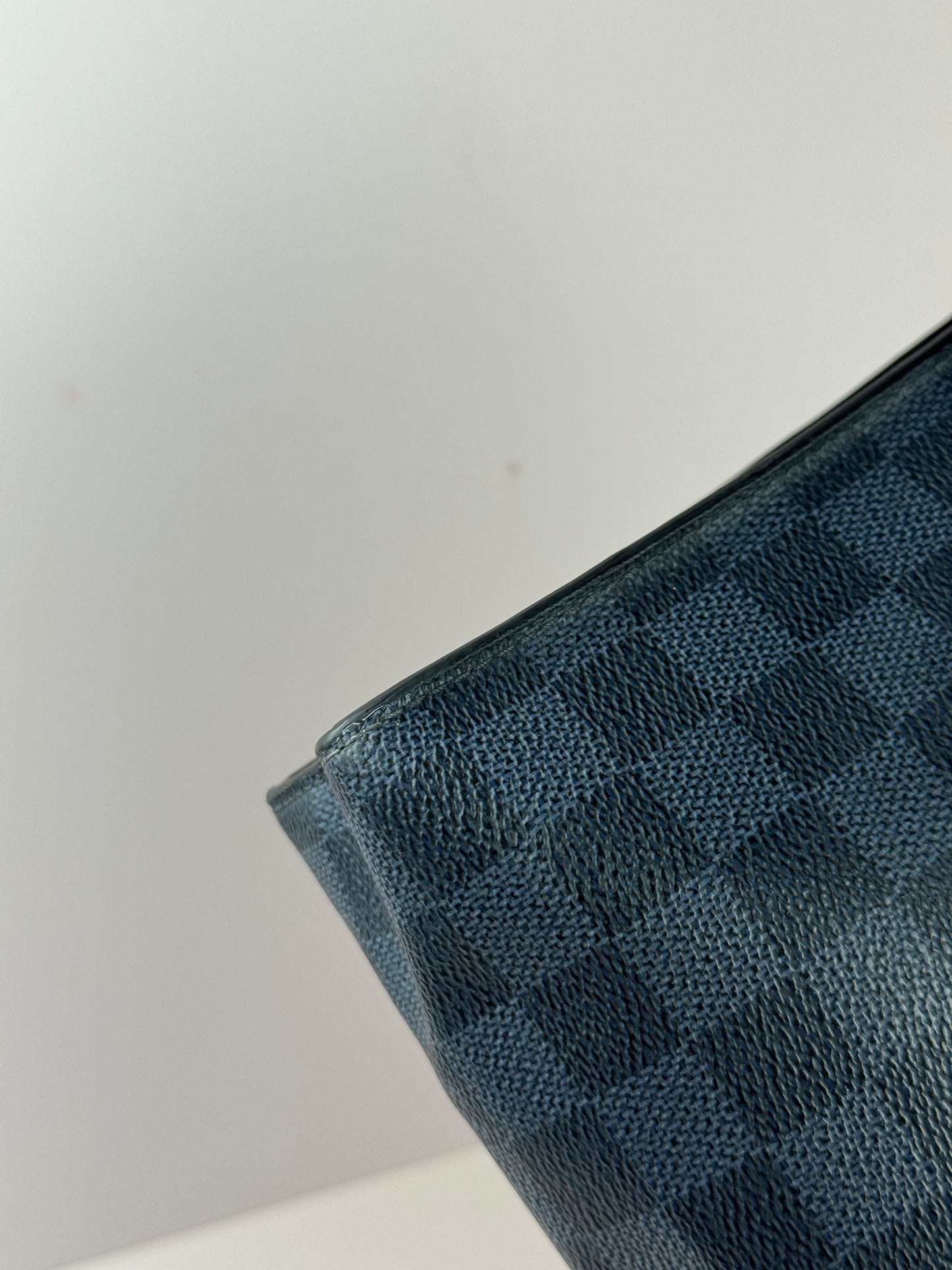 LOUIS VUITTON Damier Cobalt Jungle Pochette  Voyage MM
