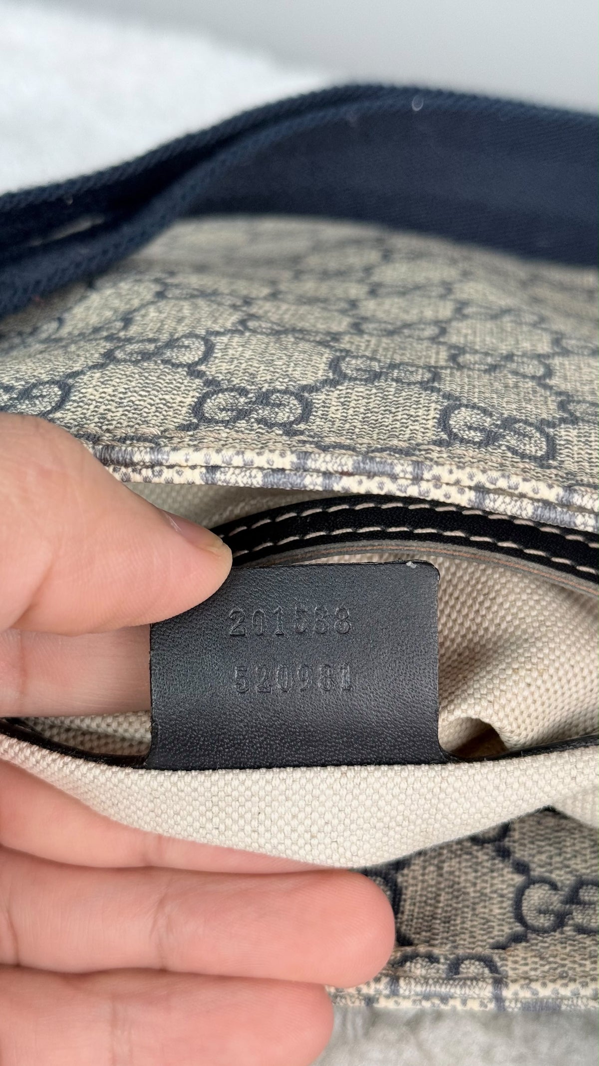 GUCCI Flat Small Crossbody Gg Camvas NAVY