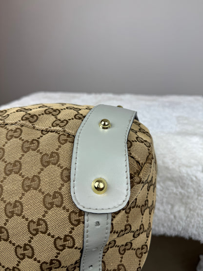 GUCCI Pelham Hobo GG Canvas