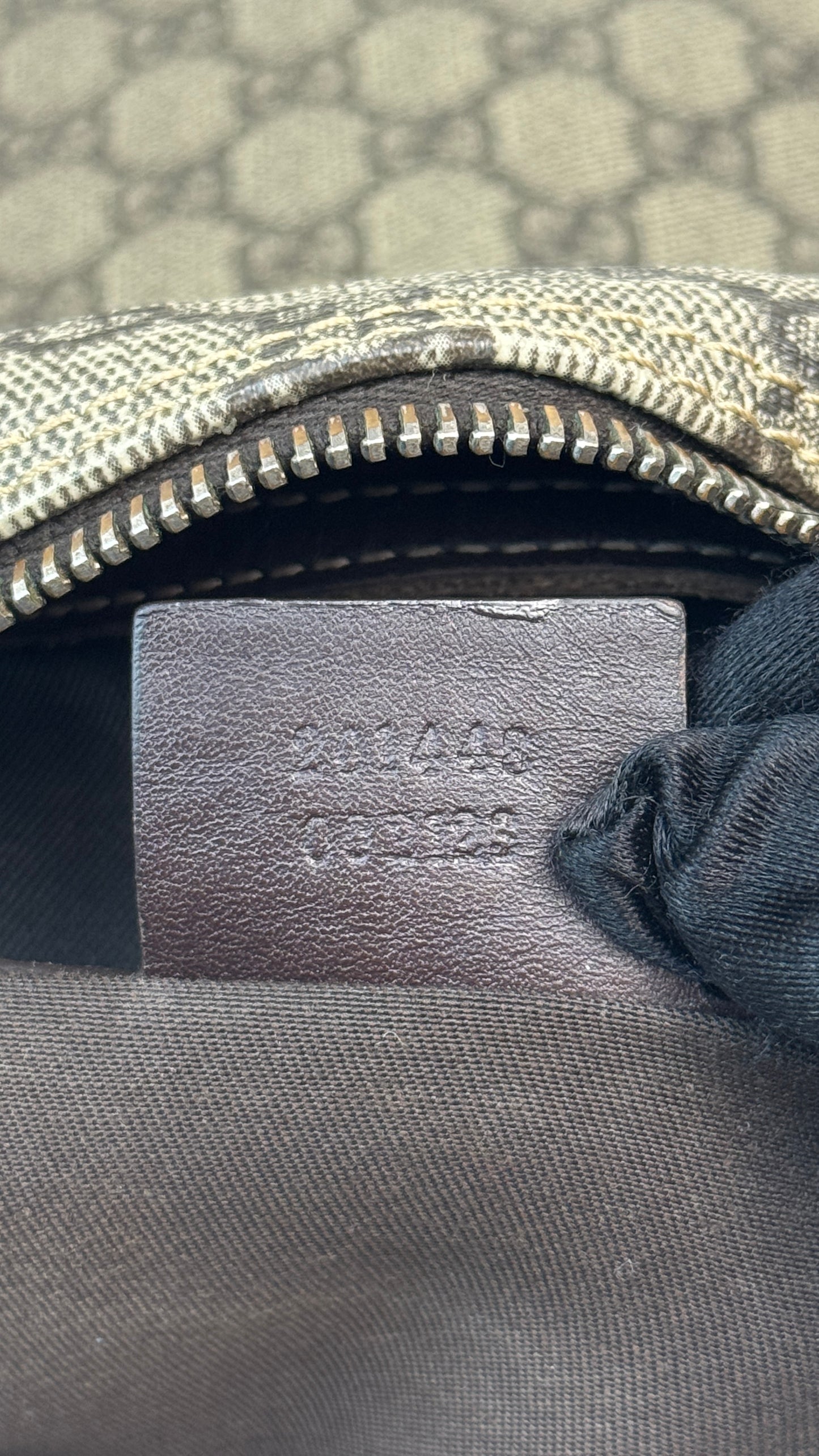 Gucci GG Canvas Messenger Brown