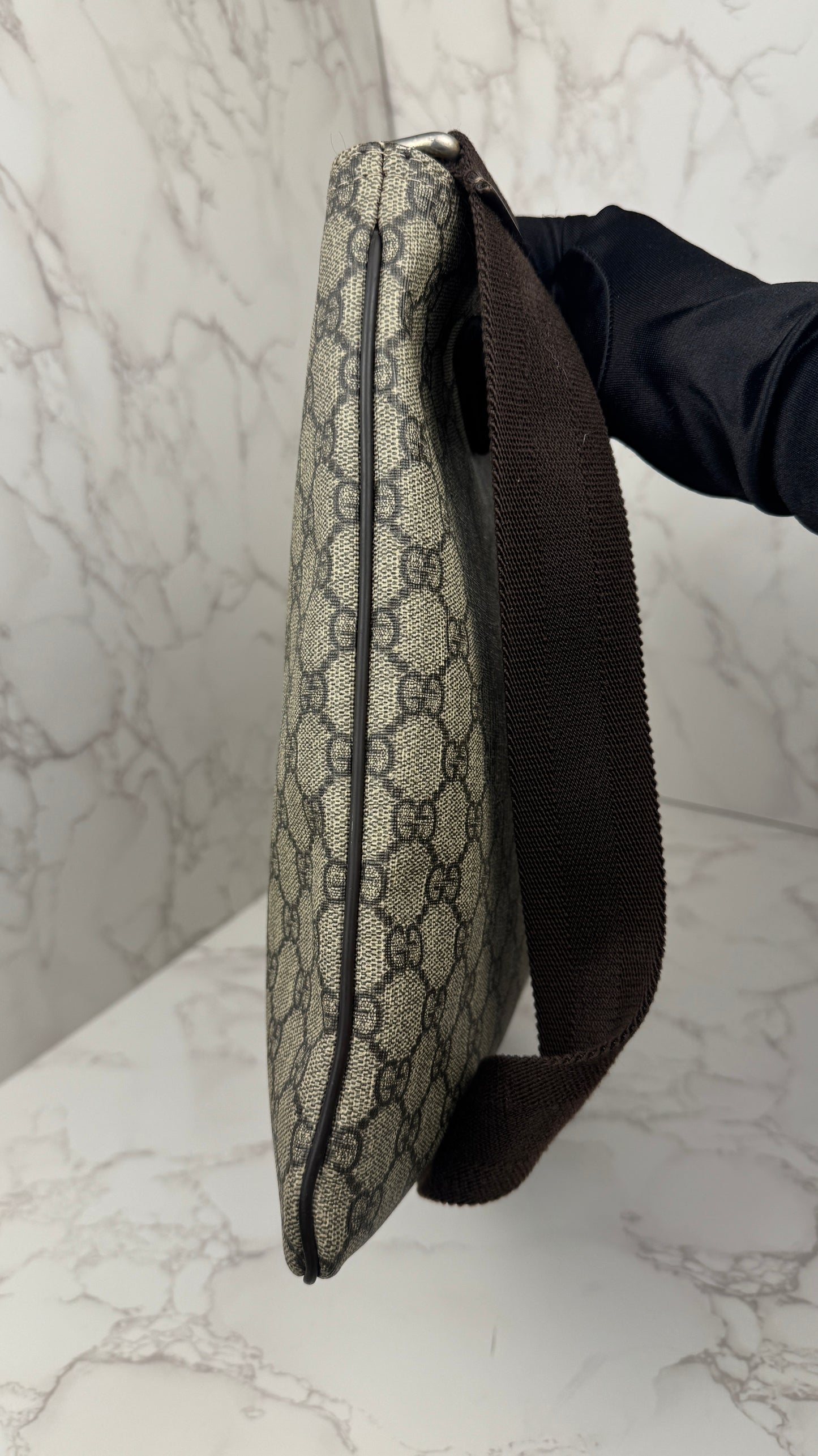 Gucci Flat Messenger Monogram Brown