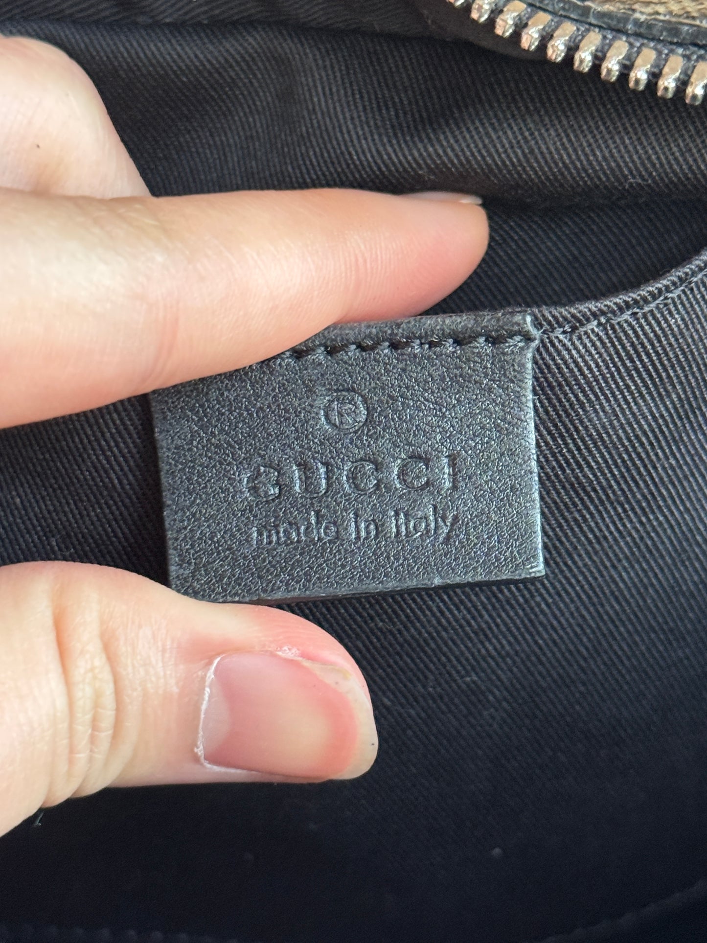 GUCCI Soho Disco Crossbody bag patent leather small black