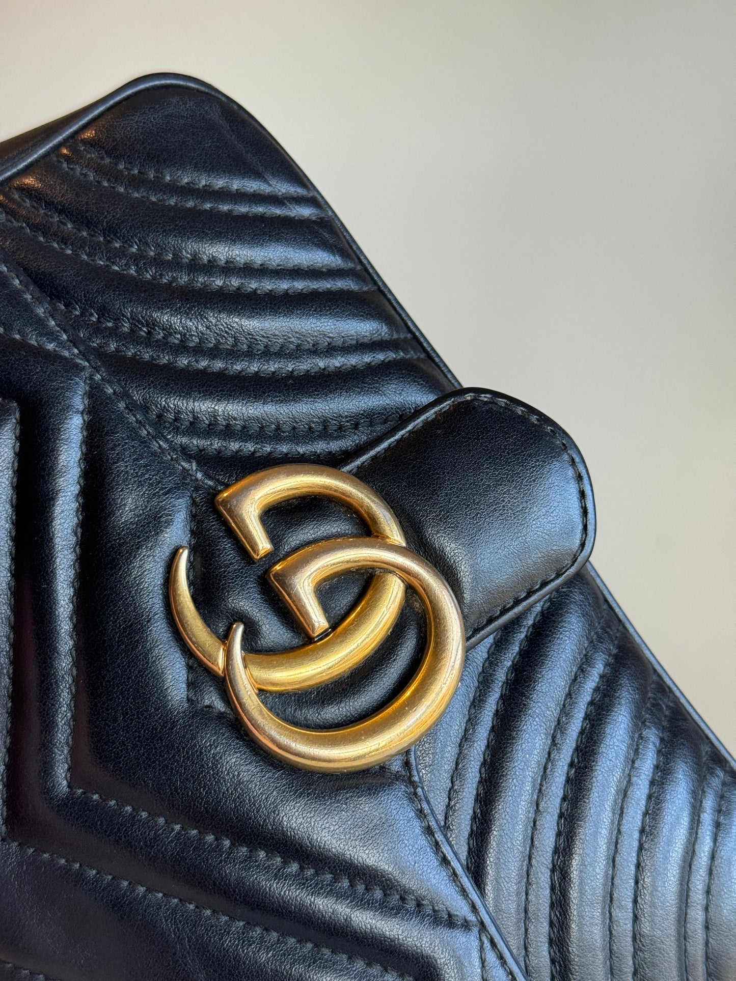 GUCCI GG Marmont Flap Matelasse Leather Small
