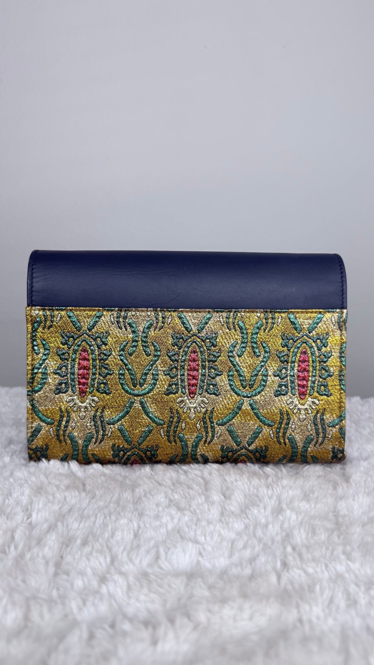 GUCCI Brocade Dionysus Wallet on chain