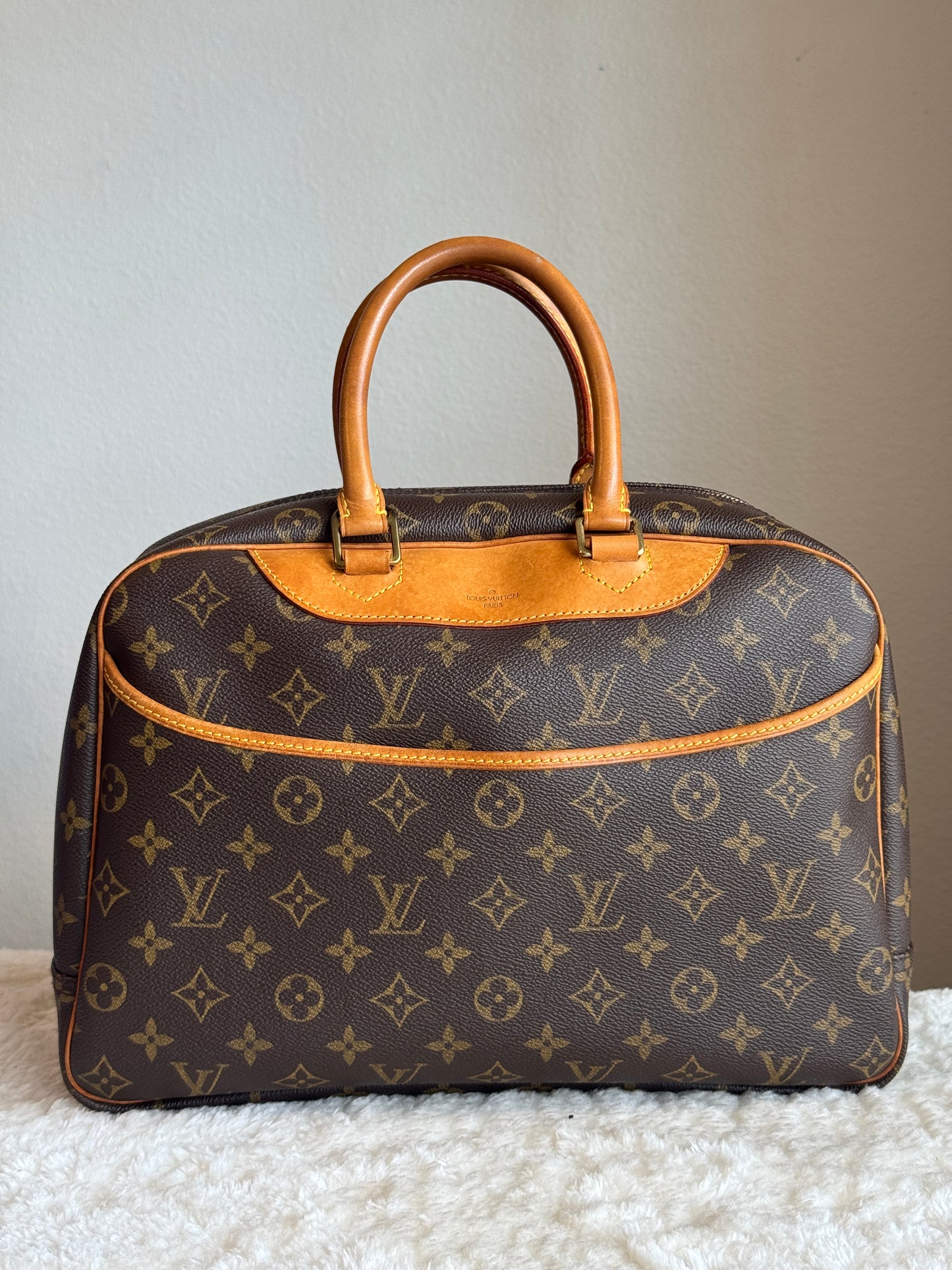 Louis Vuitton Deauville handbag monogram
