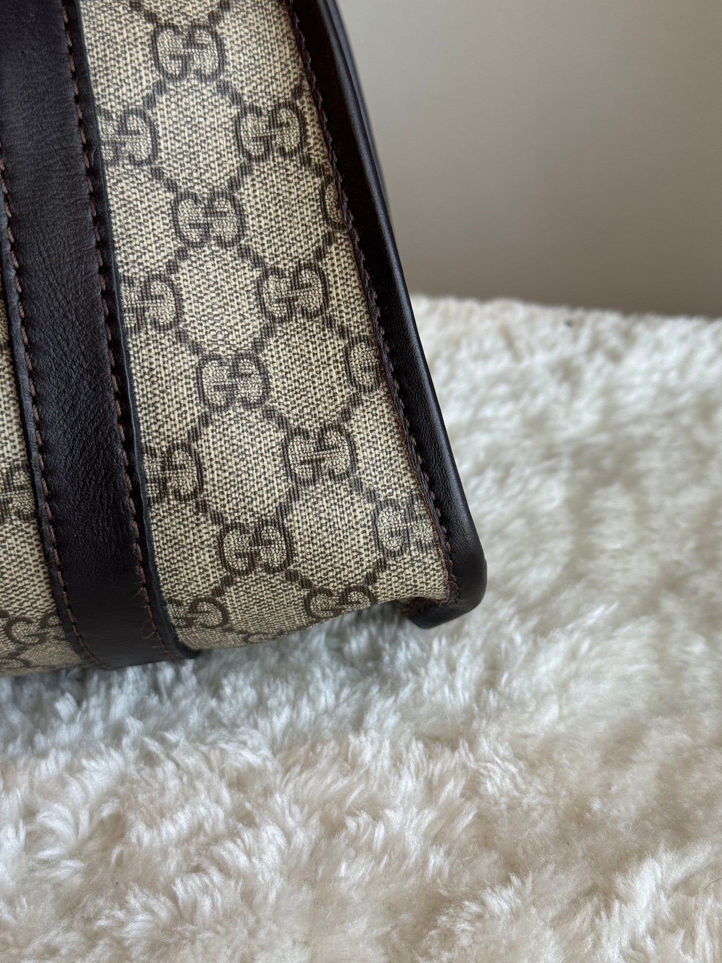 GUCCI GG Supreme Bardot Medium Coated Canvas