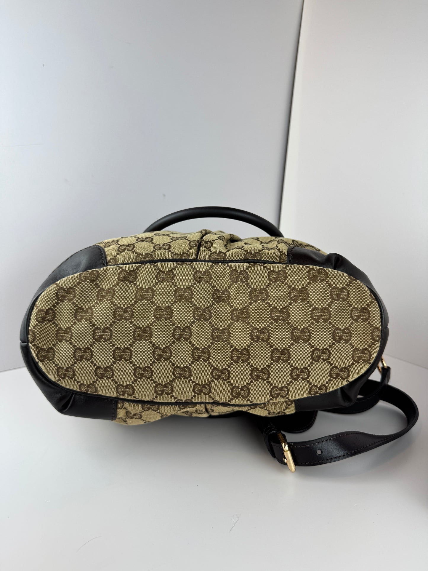 GUCCI Sukey Crossbody With Strap GG Canvas