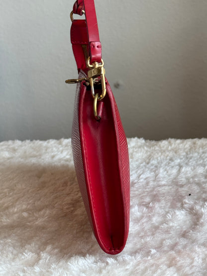 LOUIS VUITTON Pochette Epi Red